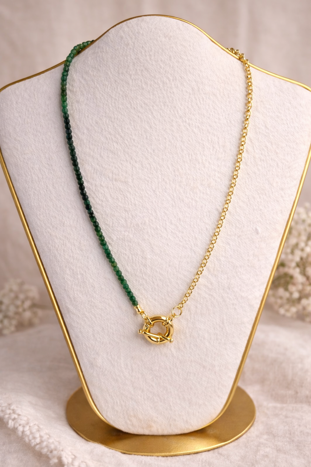 Collar Esmeralda con Broche Timón