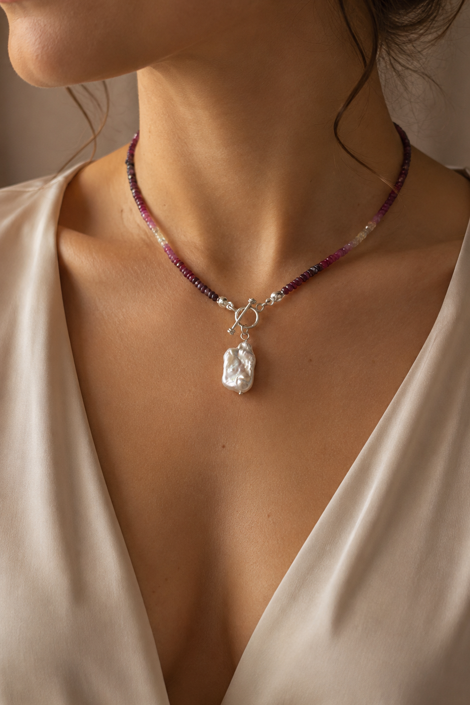 Collar de Rubi y Perla Barroca